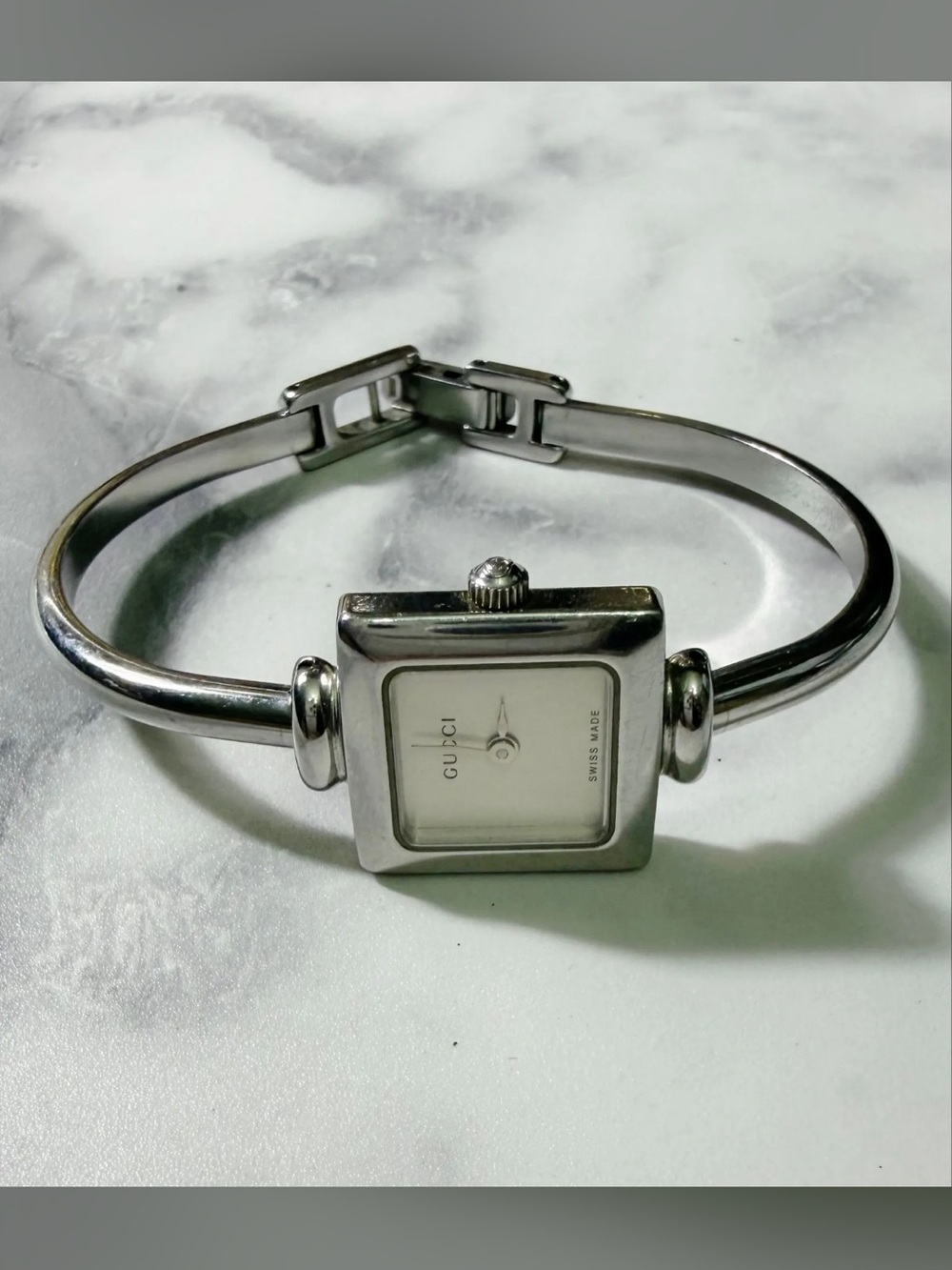 8972 Gucci Bangle Watch 6 1/2” to 6 5/8” - Working - Picture 2 of 4
